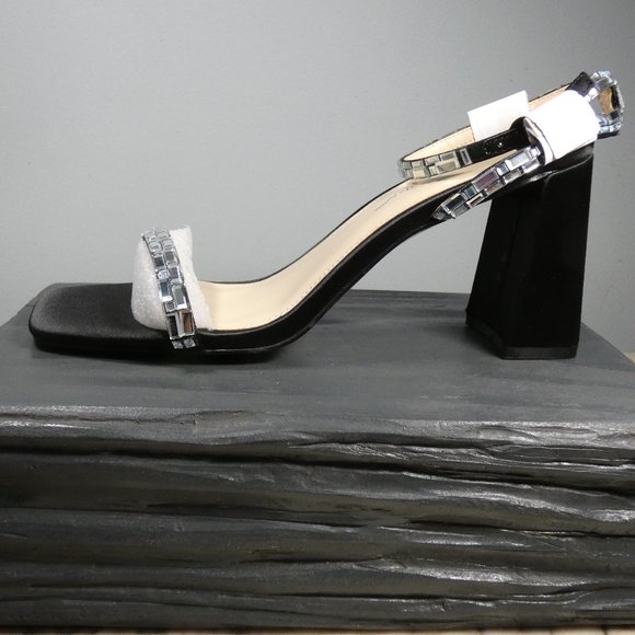 NiB SEXY SPARKLING Betsey Johnson Women's Scott Heeled Sandal Black 9 - Picture 8 of 14